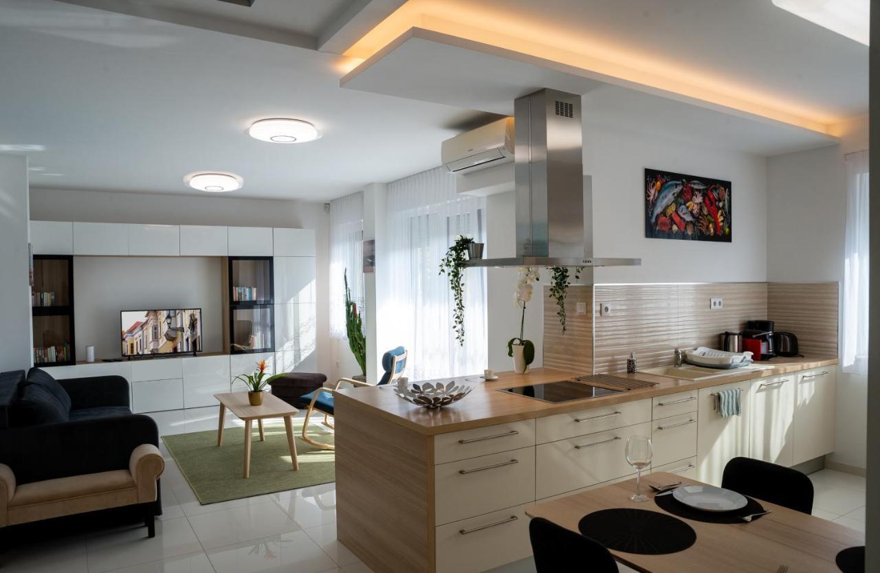 Sunshine Apartman With Free Parking غيور المظهر الخارجي الصورة